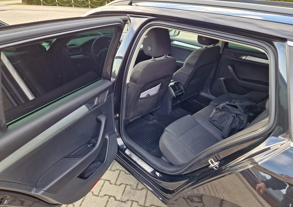 Skoda Superb cena 69900 przebieg: 188000, rok produkcji 2016 z Gorlice małe 172